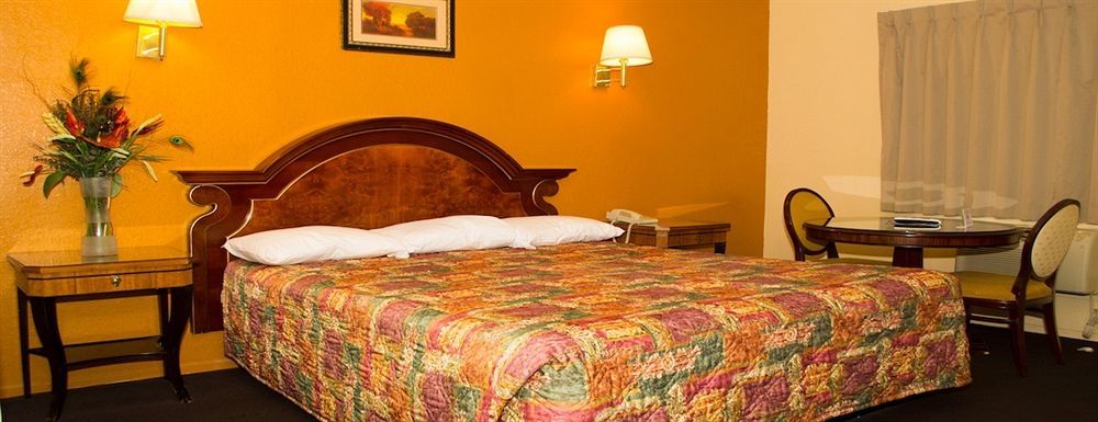 بومونا Sunset Motel المظهر الخارجي الصورة