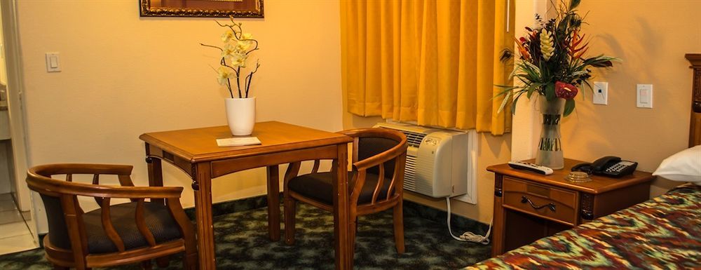 بومونا Sunset Motel المظهر الخارجي الصورة