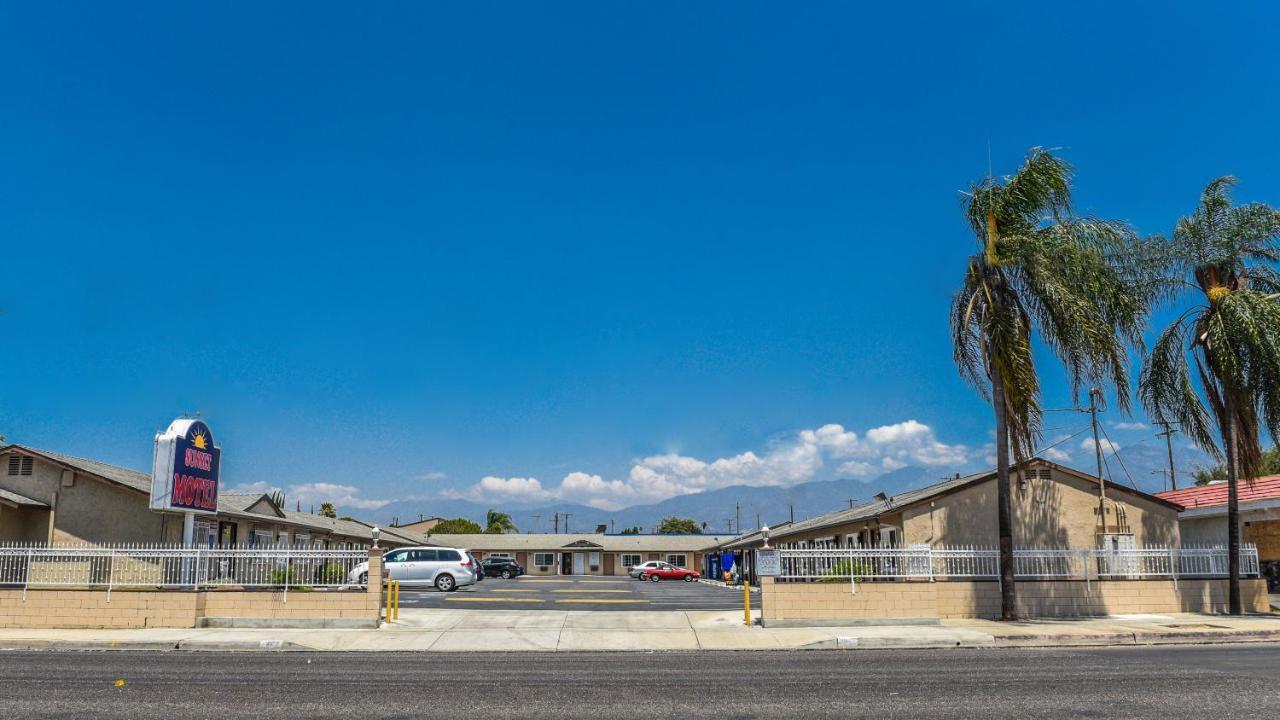 بومونا Sunset Motel المظهر الخارجي الصورة